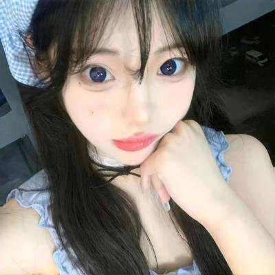 穿着旗袍的女孩